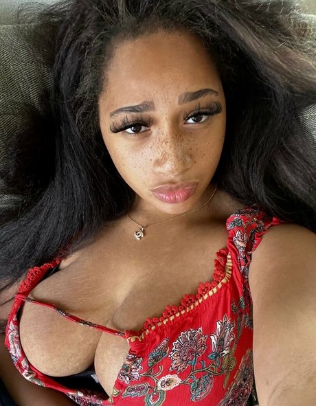 Nacktes geleaktes OnlyFans-Foto von Lexxiibaebie