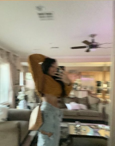 Nacktes geleaktes OnlyFans-Foto von Lexxiibaebie