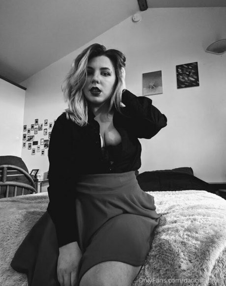 Nacktes geleaktes OnlyFans-Foto von Dancingkitten