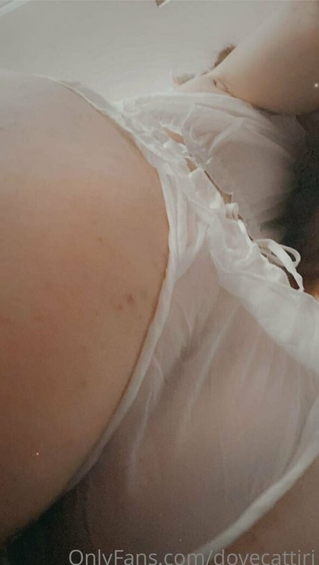 Nacktes geleaktes OnlyFans-Foto von Dovecattiri