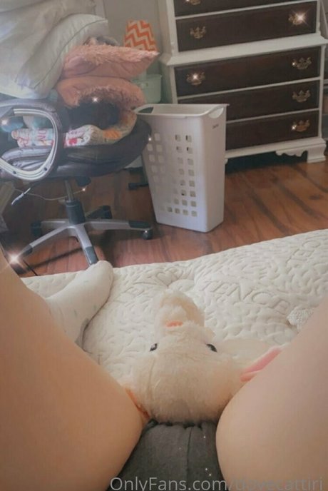 Nacktes geleaktes OnlyFans-Foto von Dovecattiri
