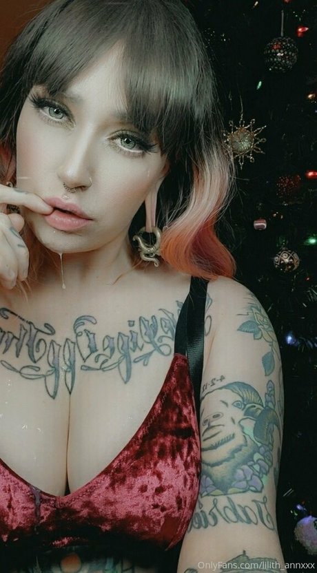 Nacktes geleaktes OnlyFans-Foto von Lilith Ann