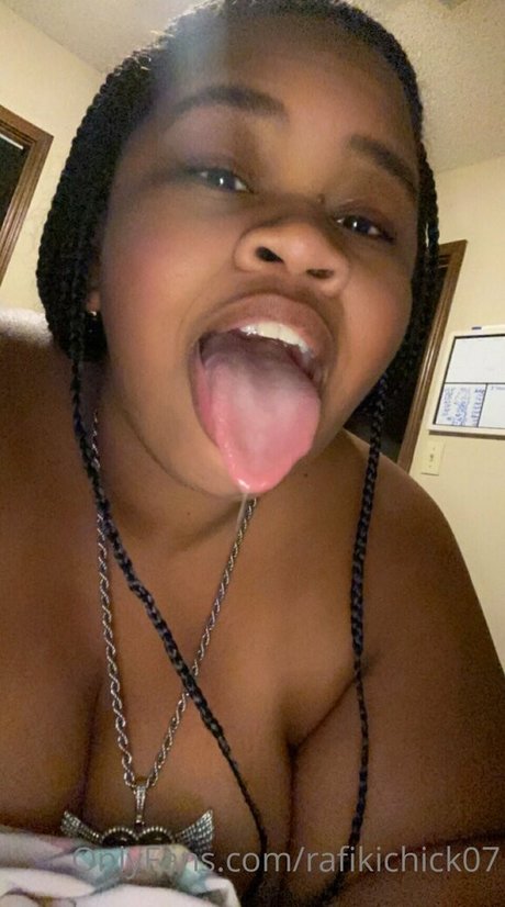 Nacktes geleaktes OnlyFans-Foto von Rafikichick07