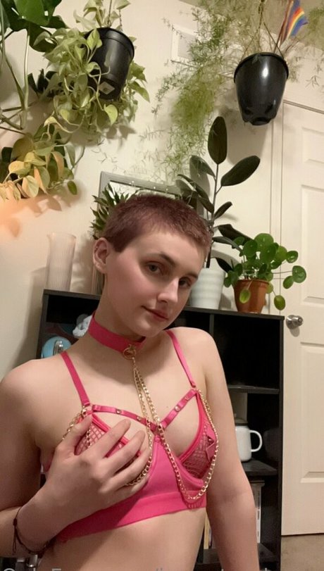 Nacktes geleaktes OnlyFans-Foto von Immaturebunny