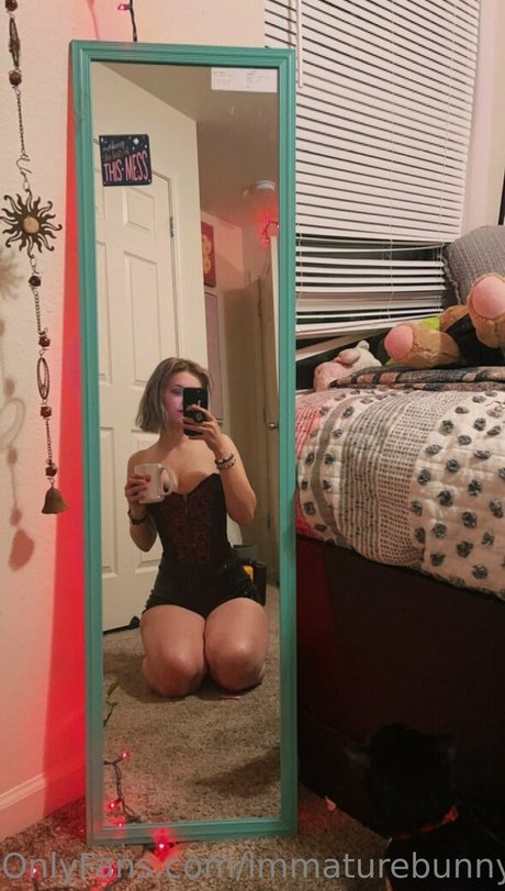 Nacktes geleaktes OnlyFans-Foto von Immaturebunny