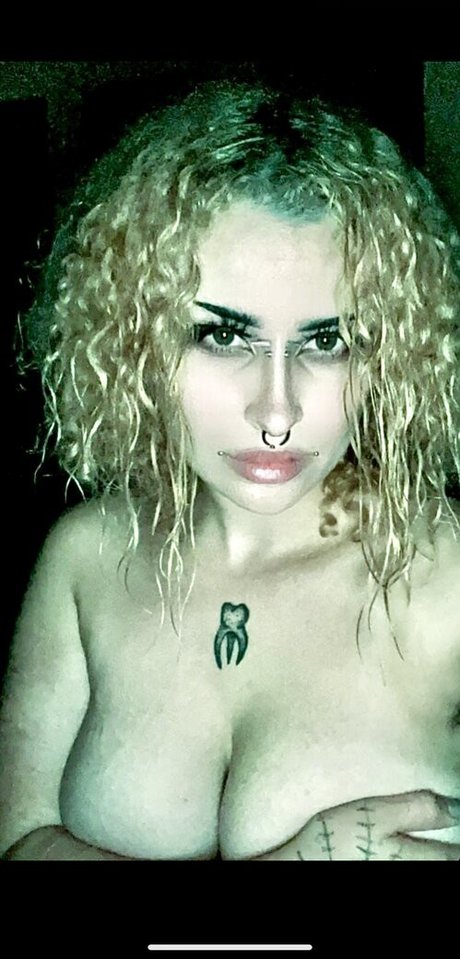 Nacktes geleaktes OnlyFans-Foto von Vyrkolaka