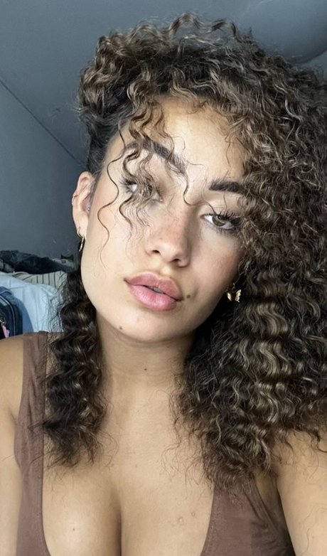 Nacktes geleaktes OnlyFans-Foto von Marina Rivers