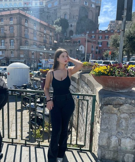 Nacktes geleaktes OnlyFans-Foto von Rona Y