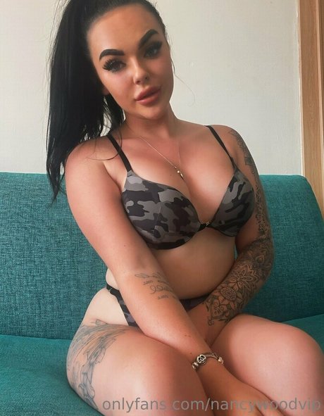 Nacktes geleaktes OnlyFans-Foto von Itsnancywoodfree