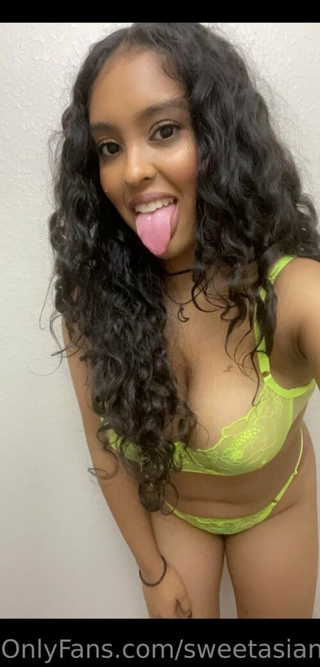 Nacktes geleaktes OnlyFans-Foto von Sweetasianpussy