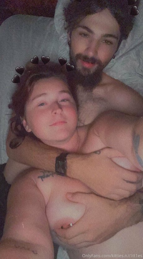 Nacktes geleaktes OnlyFans-Foto von Kittiesnt1tt1es