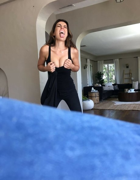 Serinda Swan