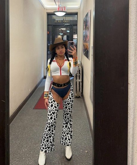 Nacktes geleaktes OnlyFans-Foto von Emma Regala
