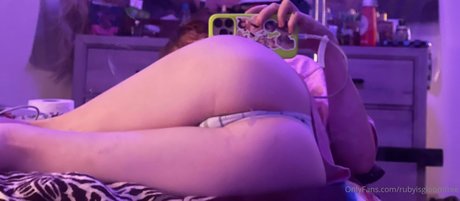 Nacktes geleaktes OnlyFans-Foto von Rubyisgloomfree