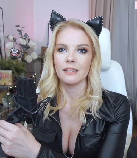 Nacktes geleaktes OnlyFans-Foto von Swebliss