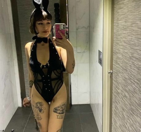 Nacktes geleaktes OnlyFans-Foto von Yung Gemmy