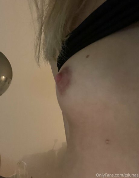 Nacktes geleaktes OnlyFans-Foto von Tslunaa