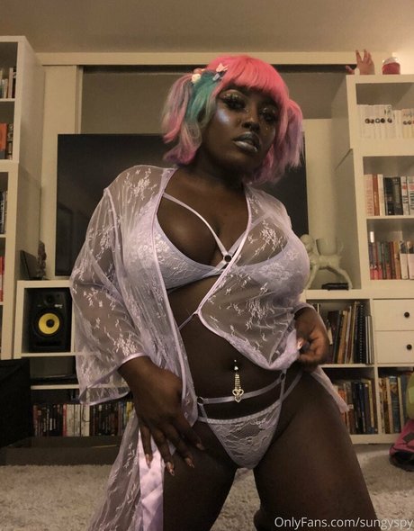Nacktes geleaktes OnlyFans-Foto von Sungypsy