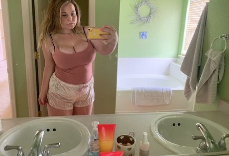 Nacktes geleaktes OnlyFans-Foto von Kyla S