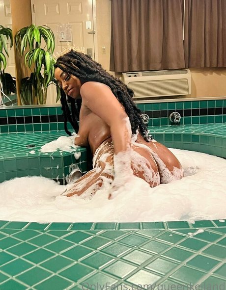 Nacktes geleaktes OnlyFans-Foto von Queenkeiland