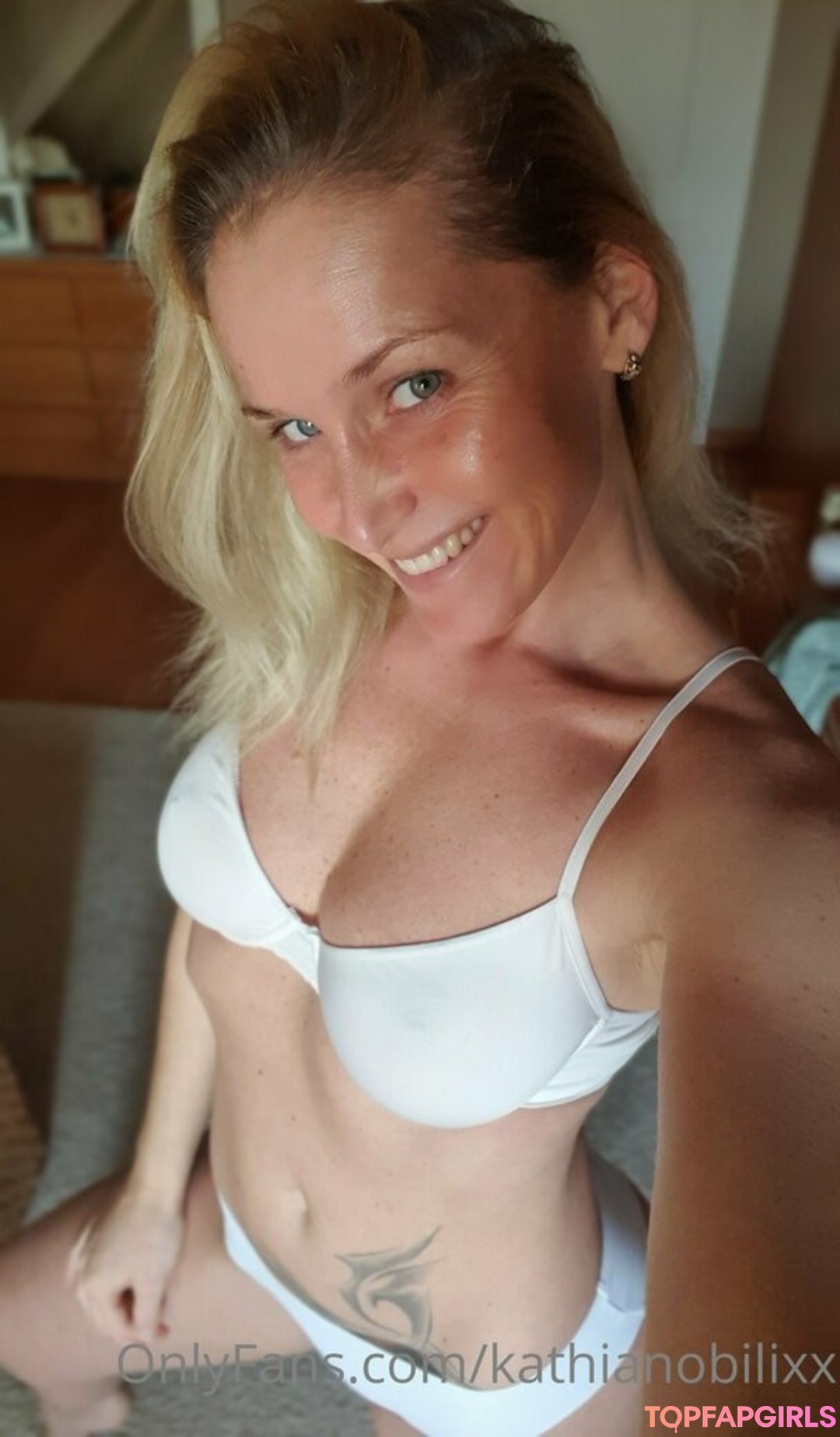 Nacktes geleaktes OnlyFans-Foto von Kathianobilixx #1009