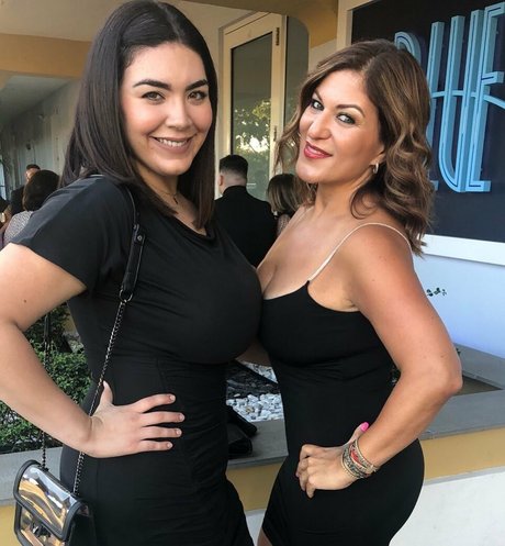 Nicky Nicole