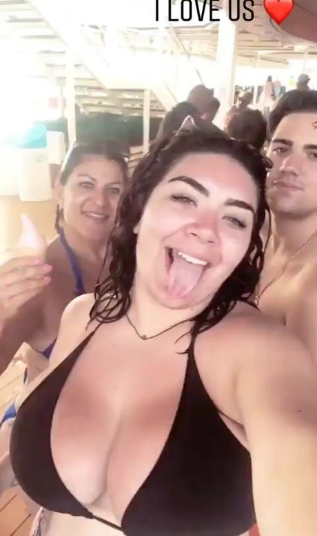 Nicky Nicole