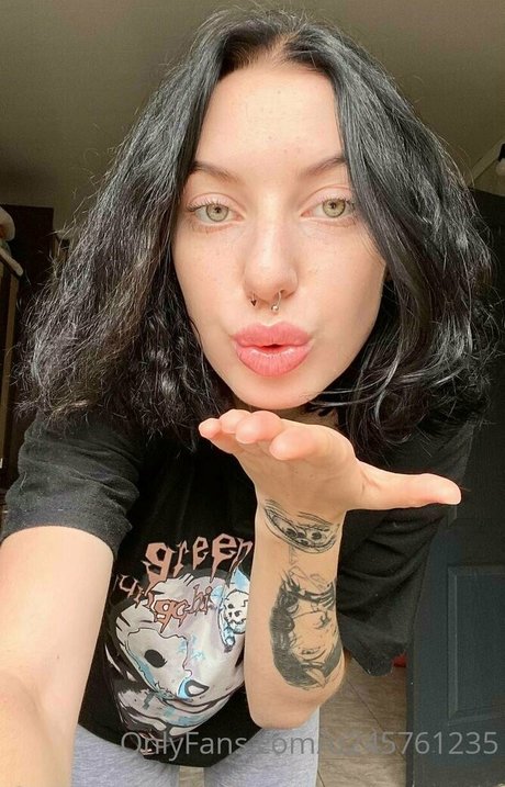 Nacktes geleaktes OnlyFans-Foto von Alicewonderfull