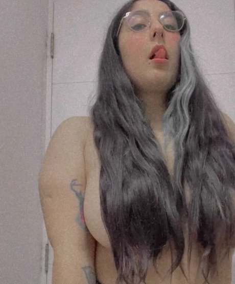 Nacktes geleaktes OnlyFans-Foto von Carolinasto