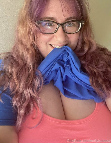 Nacktes geleaktes OnlyFans-Foto von Mollyisatease