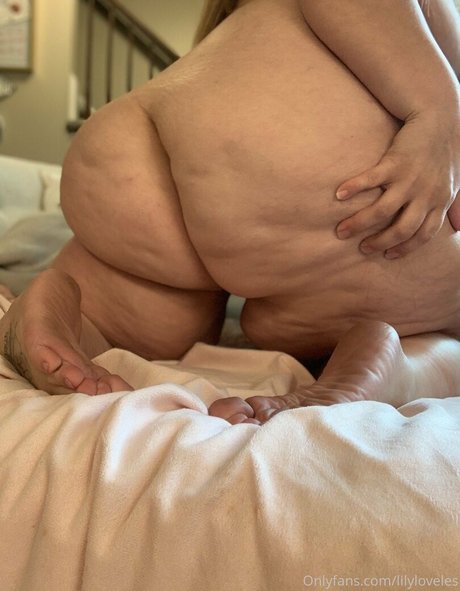 Nacktes geleaktes OnlyFans-Foto von Lilyloveles