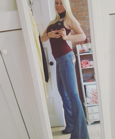Nacktes geleaktes OnlyFans-Foto von Bigblockblondie