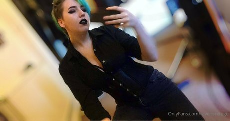 Nacktes geleaktes OnlyFans-Foto von Ravensrefuge