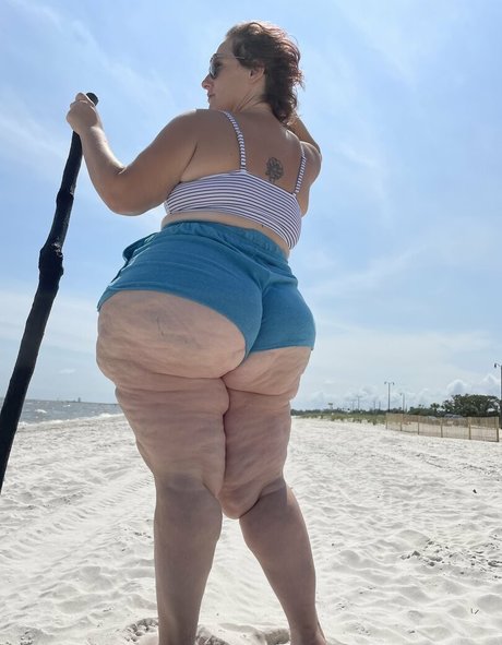 Nacktes geleaktes OnlyFans-Foto von Hourglassleigh
