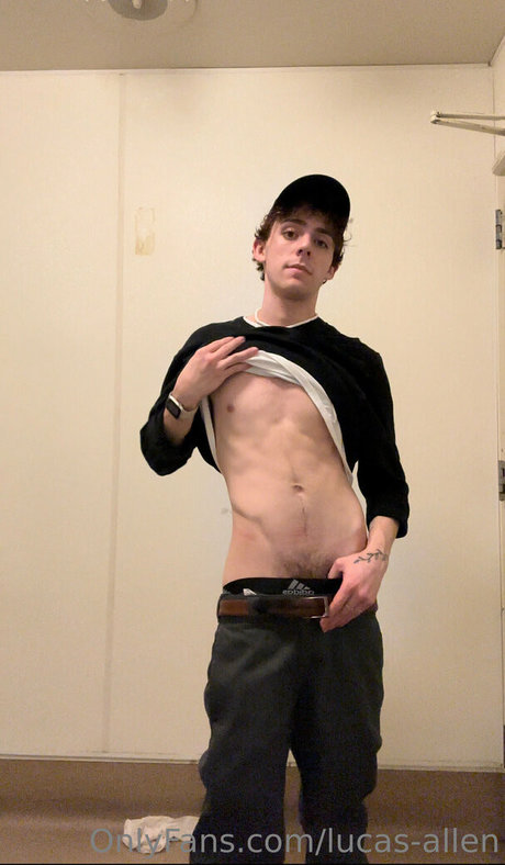 Nacktes geleaktes OnlyFans-Foto von Lucasallen