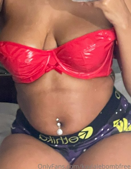 Nacktes geleaktes OnlyFans-Foto von Kaylalebombbb