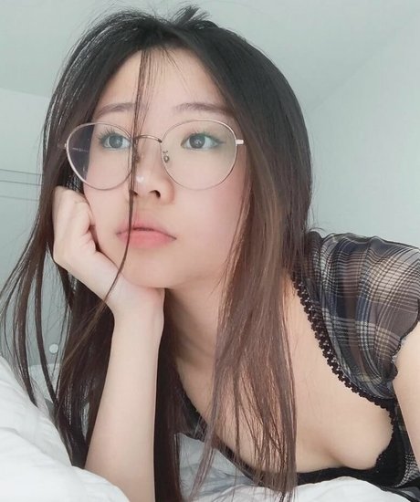 Nacktes geleaktes OnlyFans-Foto von Urshortie