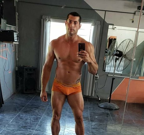 Nacktes geleaktes OnlyFans-Foto von Eliseoantoniofree