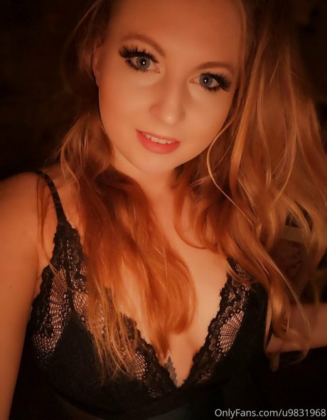 Nacktes geleaktes OnlyFans-Foto von Gushinggeegeefree