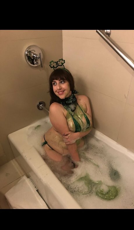 Nacktes geleaktes OnlyFans-Foto von Natalieharimefree