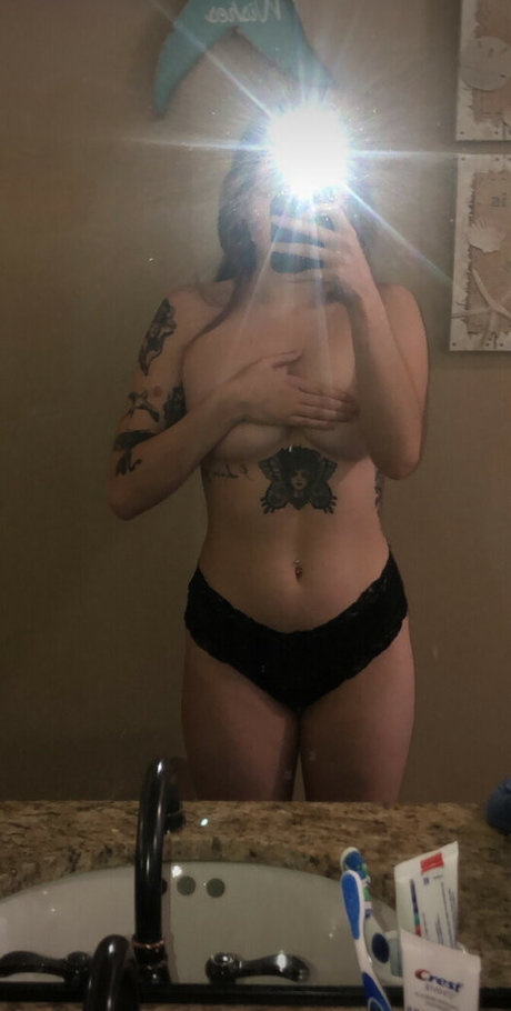 Nacktes geleaktes OnlyFans-Foto von Lainaxox