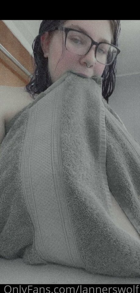 Nacktes geleaktes OnlyFans-Foto von Lannerswolf