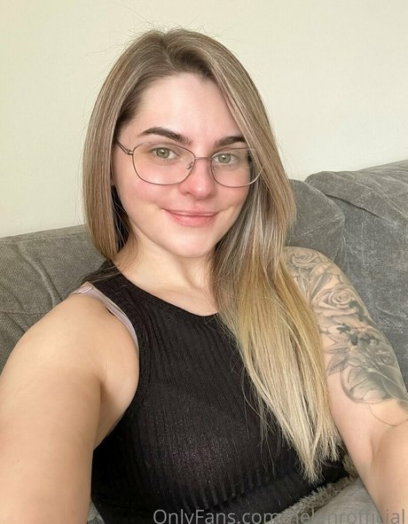 Nacktes geleaktes OnlyFans-Foto von Helenrofficial