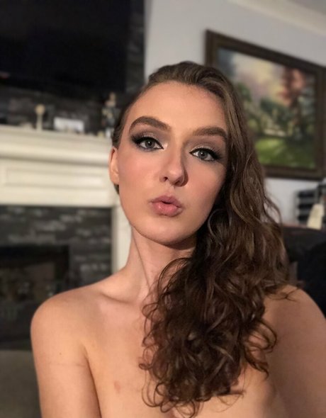 Foxyopheliaa