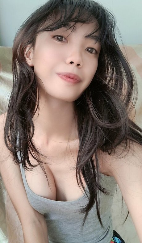 Nacktes geleaktes OnlyFans-Foto von Yurie Heart