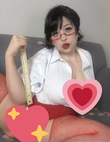 Nacktes geleaktes OnlyFans-Foto von Cousinmiso