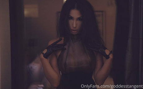 Nacktes geleaktes OnlyFans-Foto von Goddesstangent