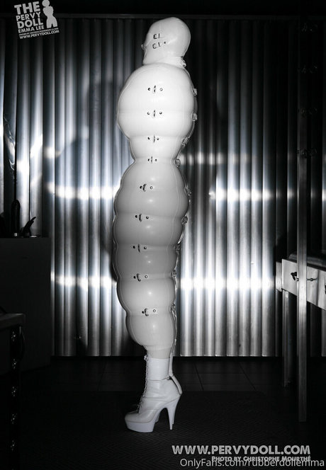 Rubberdollemma