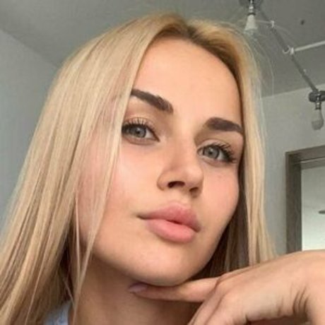 Nacktes geleaktes OnlyFans-Foto von Spicybloondie