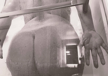 Nacktes geleaktes OnlyFans-Foto von Browneyedhurricane